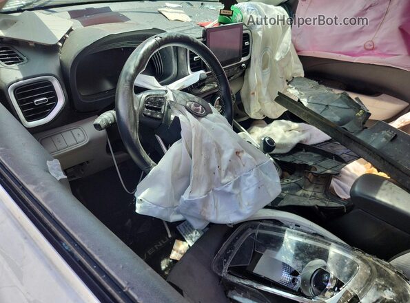 KMHRC8A37PU258052 2023 HYUNDAI VENUE White Dashboard view
