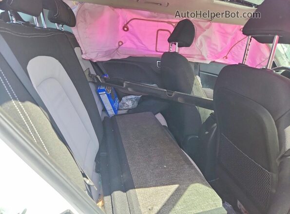 KMHRC8A37PU258052 2023 HYUNDAI VENUE White Rear seats view