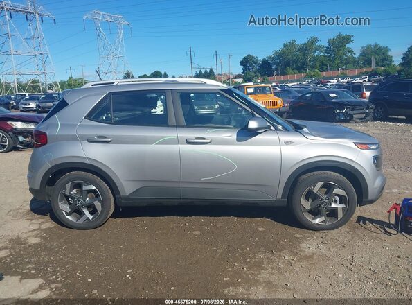 KMHRC8A37TU439923 2026 HYUNDAI VENUE Silver Սալոնի 360 աստիճան տեսք