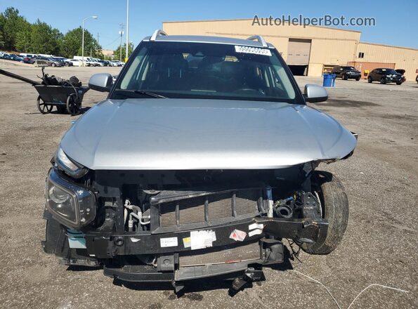 KMHRC8A38LU032693 2020 HYUNDAI VENUE Silver Widok naklejki z numerem VIN