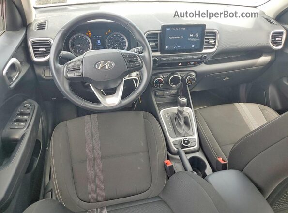 KMHRC8A38NU160709 2022 HYUNDAI VENUE Silver Dashboard view