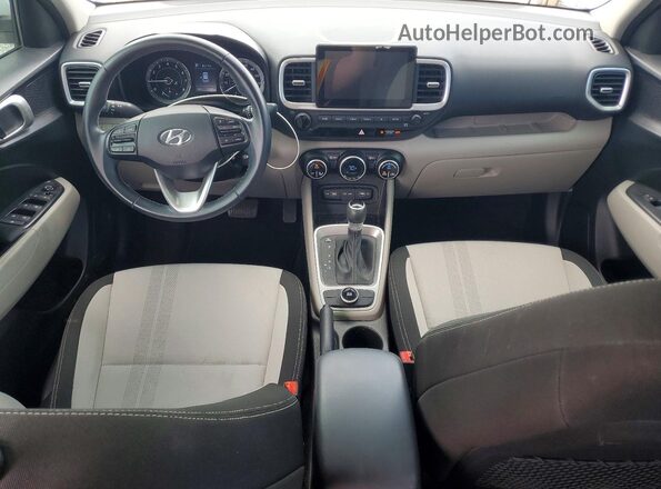 KMHRC8A38NU166851 2022 HYUNDAI VENUE White Vista del salpicadero