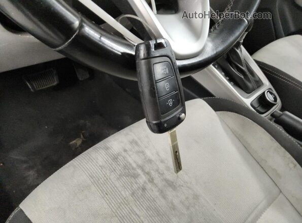KMHRC8A38PU217056 2023 HYUNDAI VENUE Серебряный 