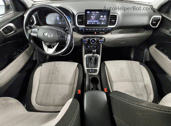 KMHRC8A38PU217056 2023 HYUNDAI VENUE Серебряный Вид панели приборов