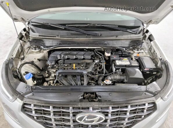 KMHRC8A38PU217056 2023 HYUNDAI VENUE Серебряный Вид задней части салона