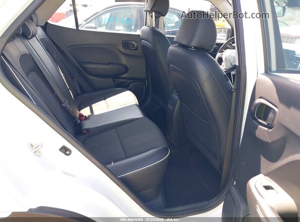 KMHRC8A38PU221706 2023 HYUNDAI VENUE White Vista de la etiqueta del VIN