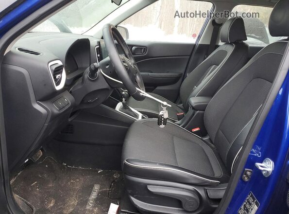 KMHRC8A38PU247738 2023 HYUNDAI VENUE Синий Вид салона спереди