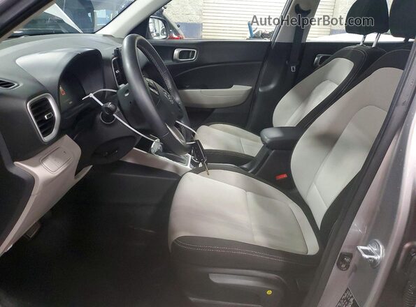 KMHRC8A38PU249411 2023 HYUNDAI VENUE Silver Front interior view