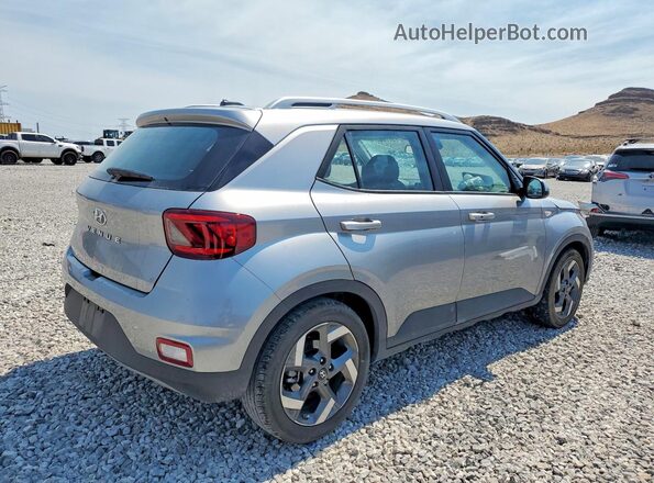 KMHRC8A38RU326152 2024 HYUNDAI VENUE Silver Հետևի աջ
