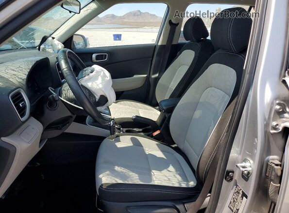 KMHRC8A38RU326152 2024 HYUNDAI VENUE Silver Սալոնի դիմացի տեսք