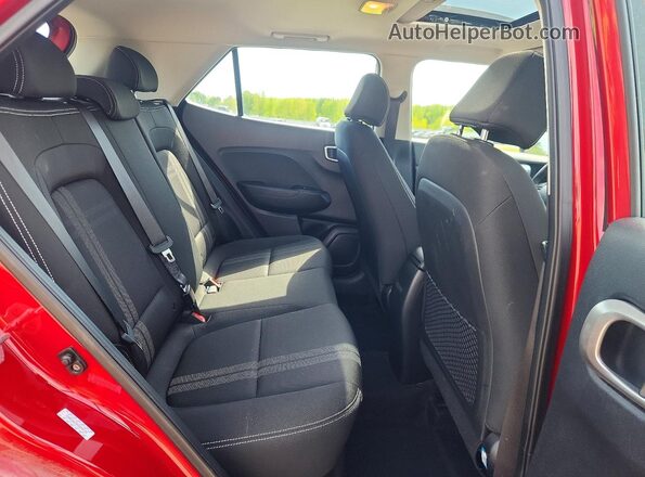 KMHRC8A39MU099739 2021 HYUNDAI VENUE Red Вид задніх сидінь