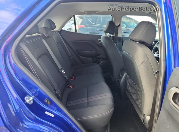 KMHRC8A39RU289208 2024 HYUNDAI VENUE Blue Widok wnętrza z tyłu
