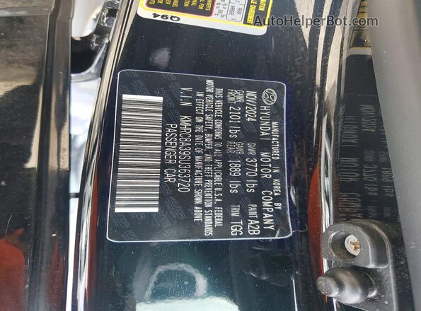 KMHRC8A39SU363720 2025 HYUNDAI VENUE Black 360 interior view