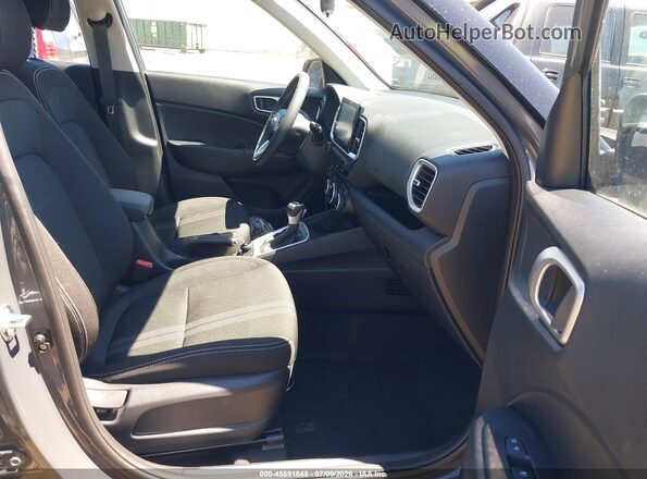 KMHRC8A39TU472079 2026 HYUNDAI VENUE Gray Вид салону спереду