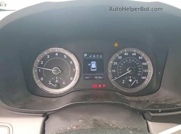 KMHRC8A3XMU088989 2021 HYUNDAI VENUE Silver წინა სალონის ხედი