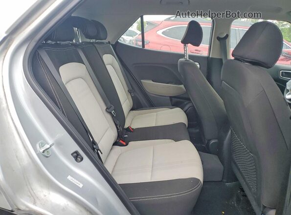 KMHRC8A3XMU088989 2021 HYUNDAI VENUE Silver წინა პანელის ხედი