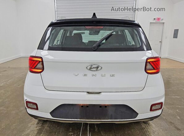 KMHRC8A3XNU172117 2022 HYUNDAI VENUE White უკანა ხედი