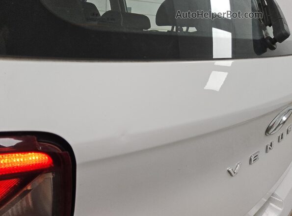 KMHRC8A3XNU172117 2022 HYUNDAI VENUE White 
