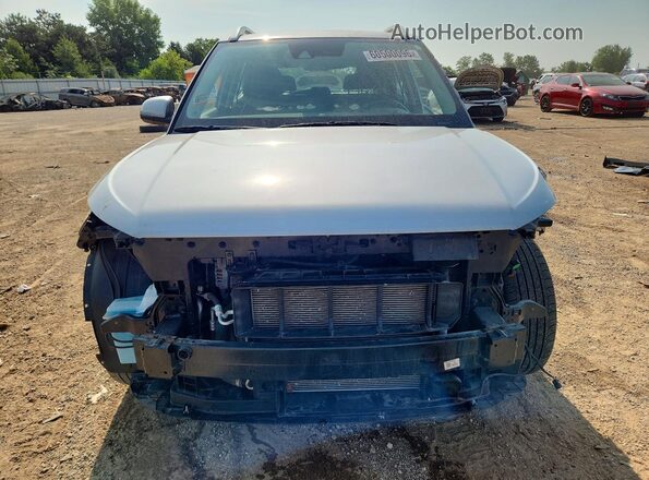 KMHRC8A3XNU194098 2022 HYUNDAI VENUE Silver Вид спереду