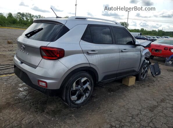 KMHRC8A3XPU234327 2023 HYUNDAI VENUE Silver უკანა მარჯვენა