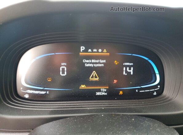 KMHRC8A3XPU234327 2023 HYUNDAI VENUE Silver ხელსაწყოთა პანელის ხედი