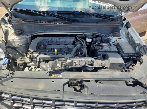 KMHRC8A3XPU257283 2023 HYUNDAI VENUE Silver Rear interior view