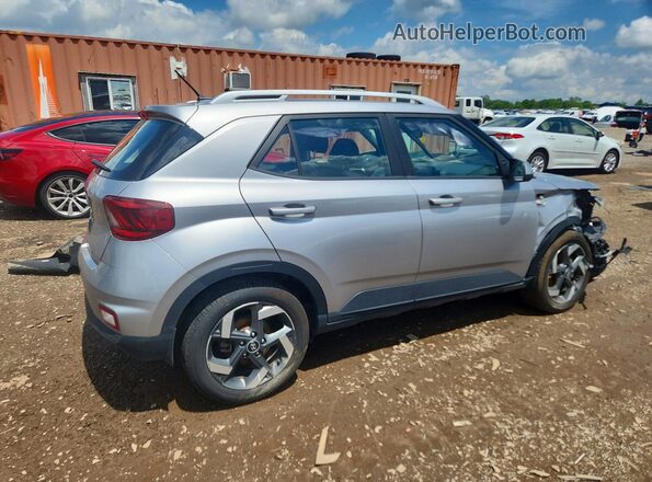 KMHRC8A3XPU257283 2023 HYUNDAI VENUE Silver Rear right