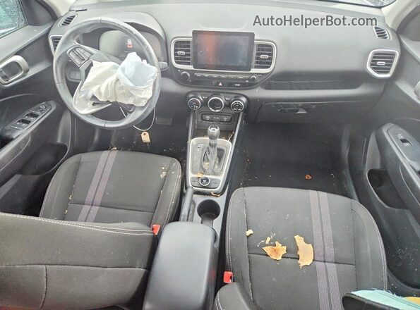KMHRC8A3XPU257283 2023 HYUNDAI VENUE Silver Dashboard view