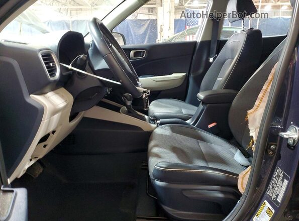 KMHRC8A3XRU305562 2024 HYUNDAI VENUE Blue Widok wnętrza z przodu