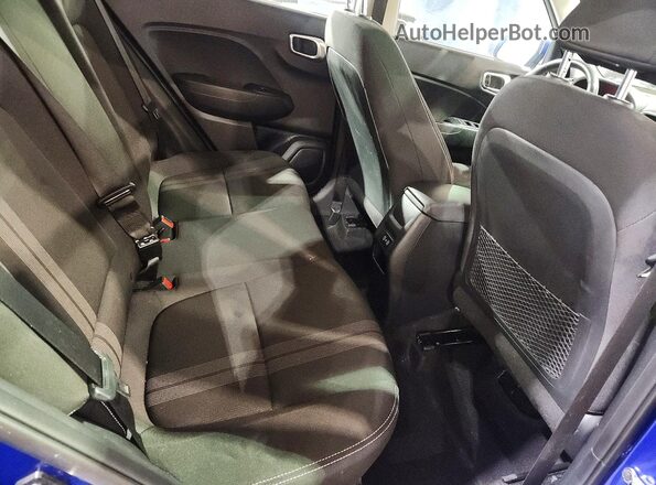KMHRC8A3XSU376542 2025 HYUNDAI VENUE Blue Rear interior view
