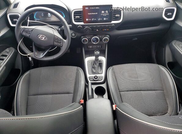 KMHRC8A3XTU439401 2026 HYUNDAI VENUE Gray Առջևի վահանակի տեսք