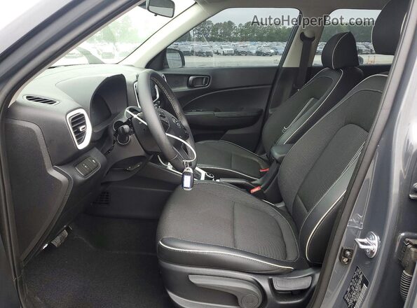 KMHRC8A3XTU439401 2026 HYUNDAI VENUE Gray Սալոնի դիմացի տեսք