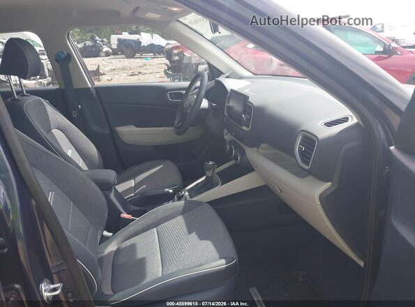 KMHRC8A3XTU465612 2026 HYUNDAI VENUE Blue წინა სალონის ხედი