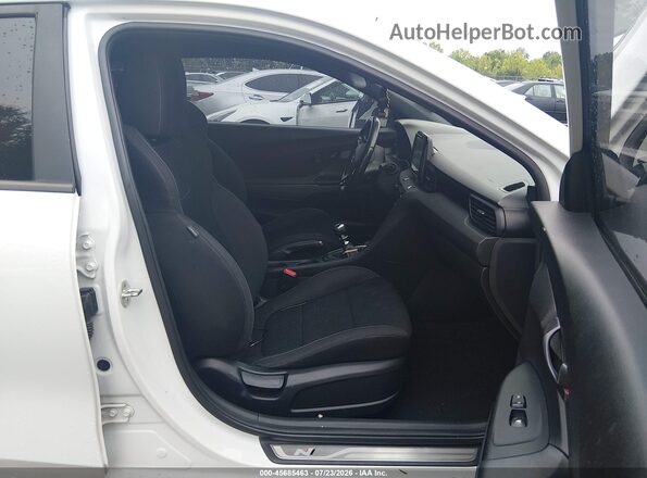 KMHT36AH7KU001780 2019 HYUNDAI VELOSTER Light Blue Front interior view