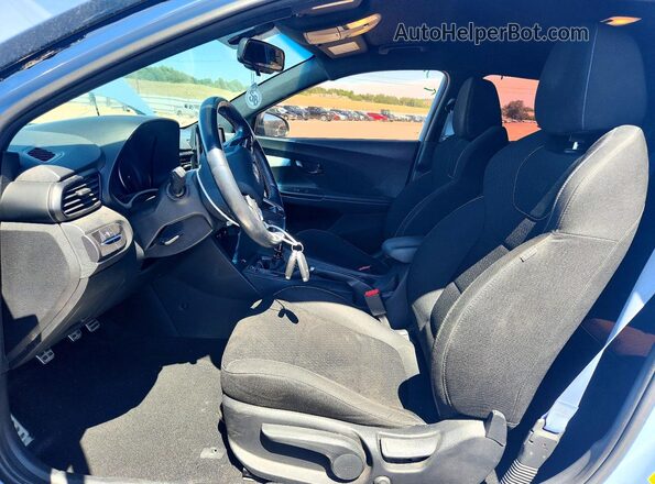 KMHT36AHXKU003118 2019 HYUNDAI VELOSTER Blue Front interior view