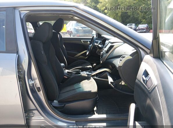 KMHTC6AD2HU312135 2017 HYUNDAI VELOSTER Gray Вид салону спереду