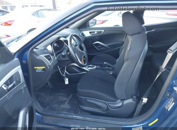 KMHTC6AD4HU318180 2017 HYUNDAI VELOSTER Синий Вид салона спереди