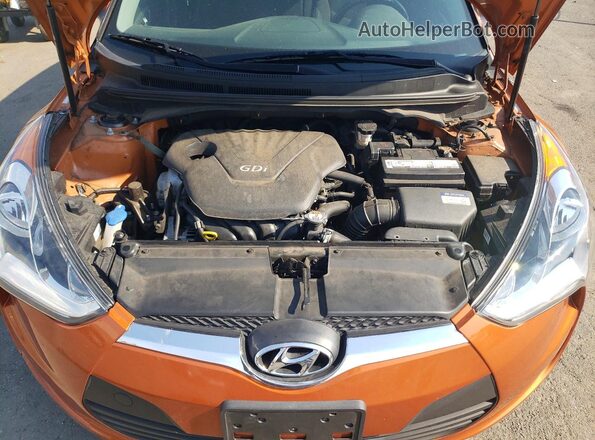 KMHTC6AD5GU252995 2016 HYUNDAI VELOSTER Orange Rear interior view