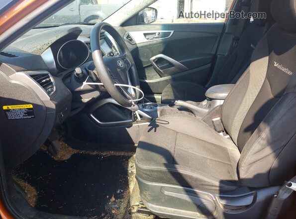 KMHTC6AD5GU252995 2016 HYUNDAI VELOSTER Orange Front interior view