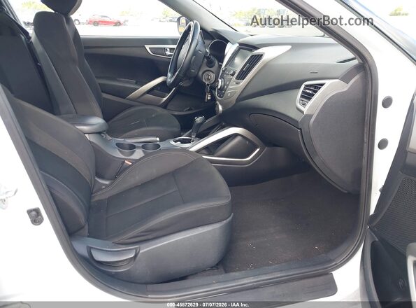 KMHTC6AD6HU312753 2017 HYUNDAI VELOSTER White Widok wnętrza z przodu