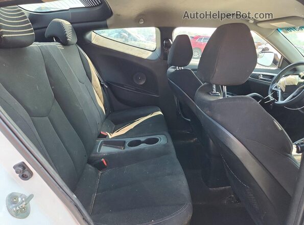 KMHTC6AD7GU265442 2016 HYUNDAI VELOSTER White უკანა სავარძლების ხედი