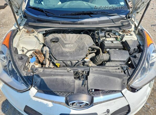 KMHTC6AD7GU265442 2016 HYUNDAI VELOSTER White უკანა სალონის ხედი