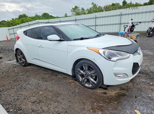 KMHTC6AD7GU267661 2016 HYUNDAI VELOSTER White Front right