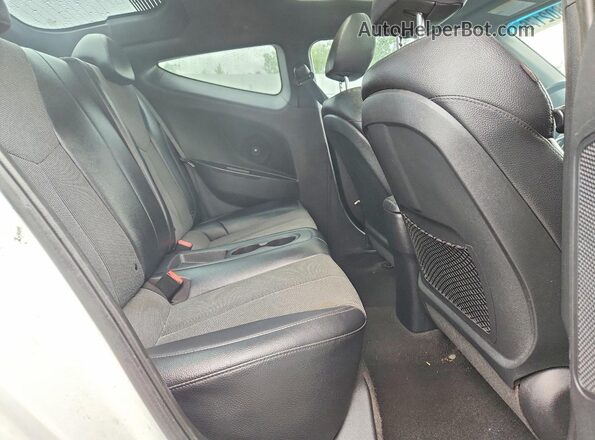 KMHTC6AD7GU267661 2016 HYUNDAI VELOSTER White Rear seats view