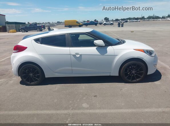 KMHTC6AD7HU305536 2017 HYUNDAI VELOSTER White უკანა სალონის ხედი