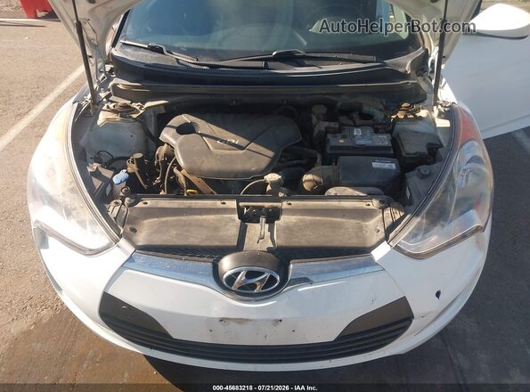 KMHTC6AD7HU305536 2017 HYUNDAI VELOSTER White უკანა ხედი