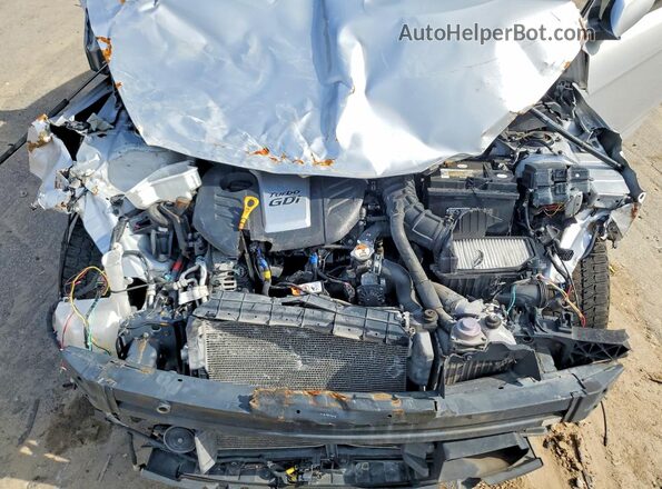 KMHTC6AE0GU261757 2016 HYUNDAI VELOSTER Серебряный Вид задней части салона