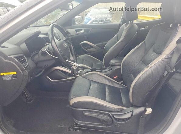 KMHTC6AE3GU290024 2016 HYUNDAI VELOSTER Silver Вид салону спереду