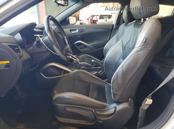 KMHTC6AE7GU293427 2016 HYUNDAI VELOSTER Silver Вид салону спереду