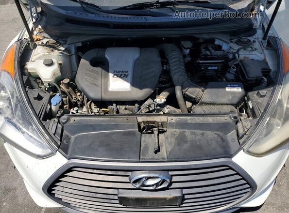 KMHTC6AE8GU302765 2016 HYUNDAI VELOSTER White Вид задньої частини салону